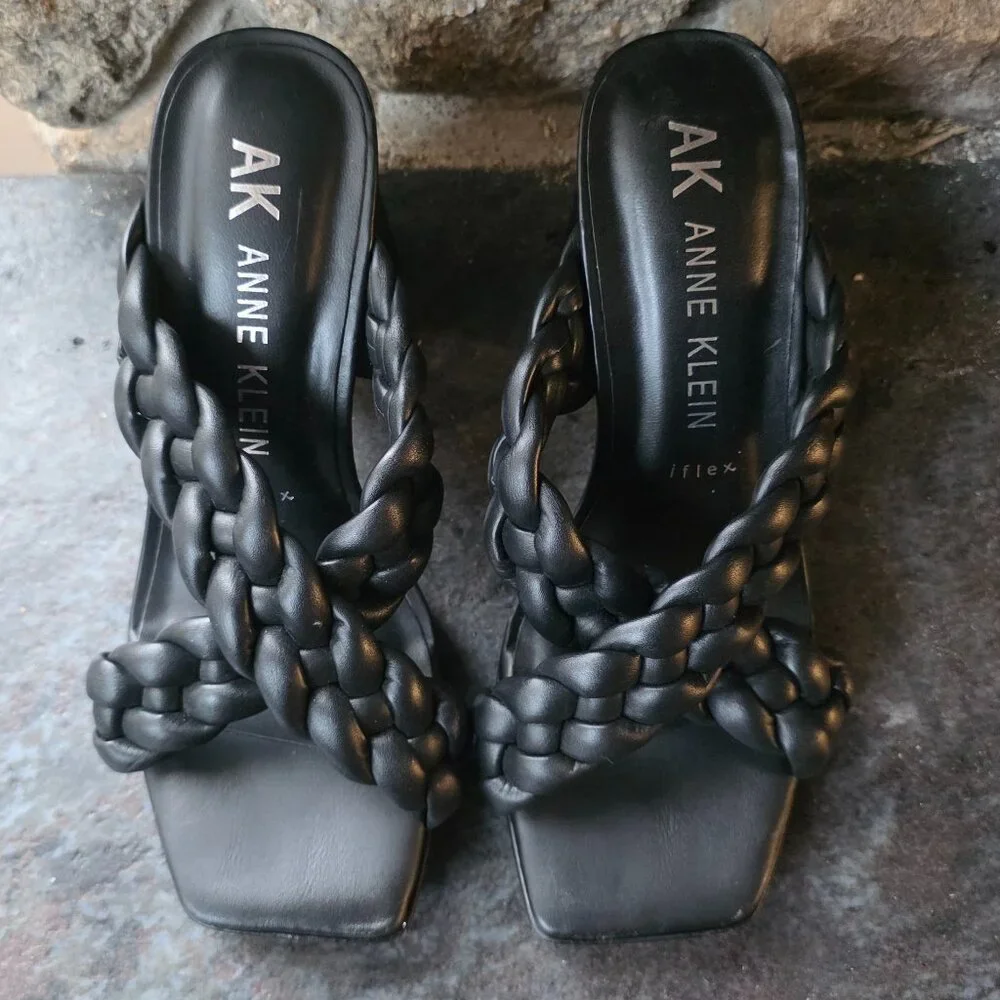 NWOT Anne Klein Black Braided Platform Heels Size 6.5B